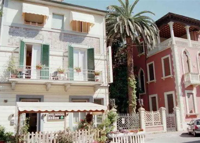 Belvedere Szálloda 2*